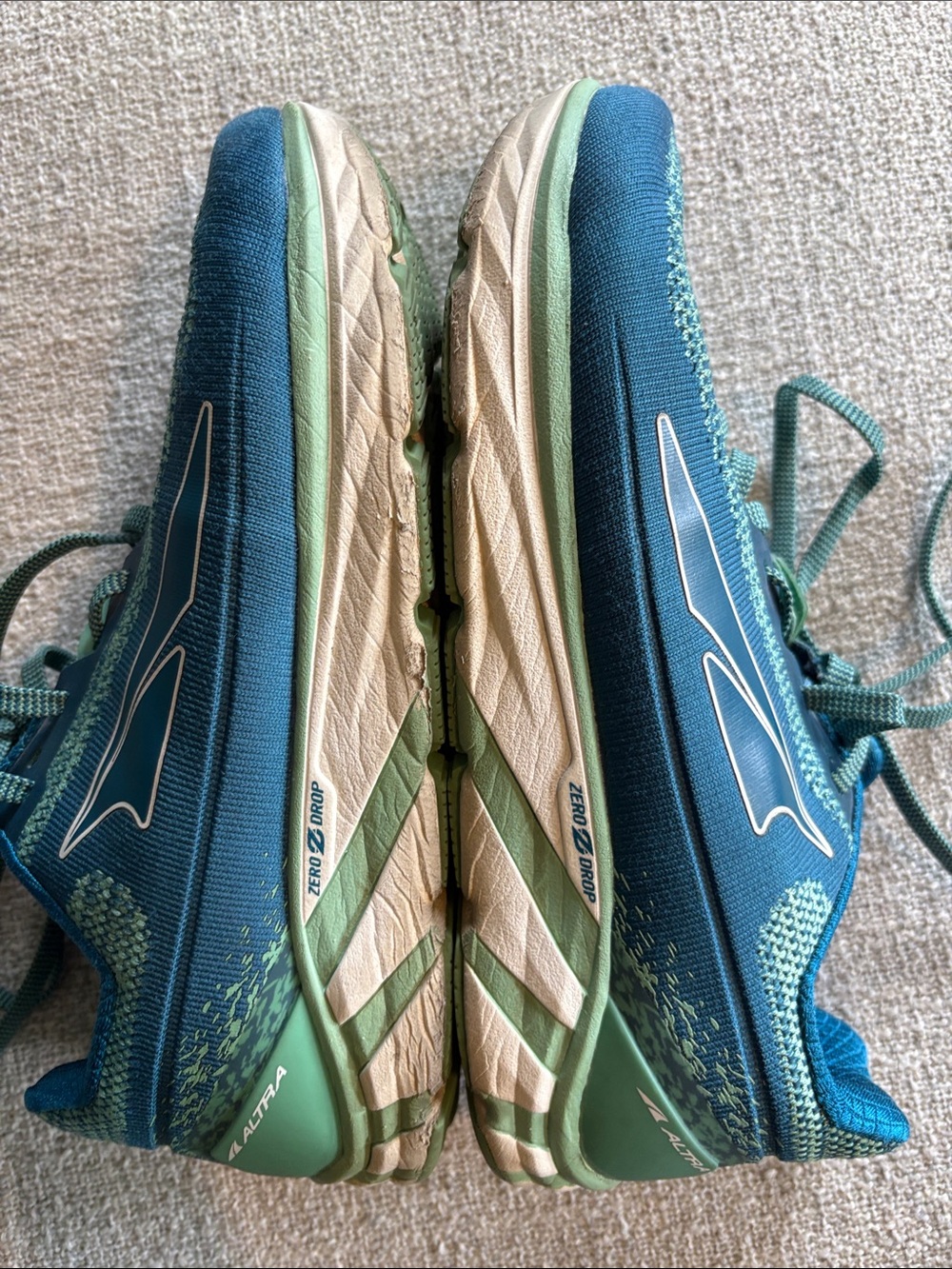 Altra Torin 4 Plush Women Athletic Shoes Teal Green 0003 - Picture 5 of 8